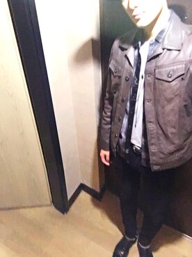 「YSL（ワイエスエル）のアイテム（ブーツ）」を使った、Xzyさん（メンズ・179cm）の春コーディネート