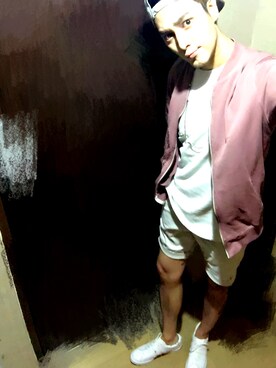 「PULL&BEAR（プルアンドベア）のアイテム（パーカー）」を使った、Xzyさん（メンズ・179cm）の春コーディネート