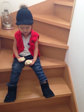 「アイテム（ベスト、レッド系）」を使った、kiritanneさん（キッズ・100cm）の秋コーディネート