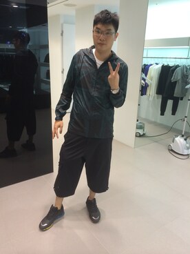 「y3のアイテム（ジャージ、グリーン系）」を使った、小漢さん（メンズ）の夏コーディネート