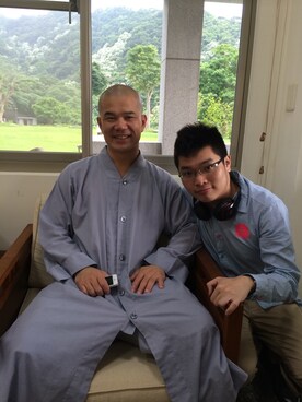 「sportのアイテム（シャツ/ブラウス、ブルー系）」を使った、小漢さん（メンズ）の夏コーディネート