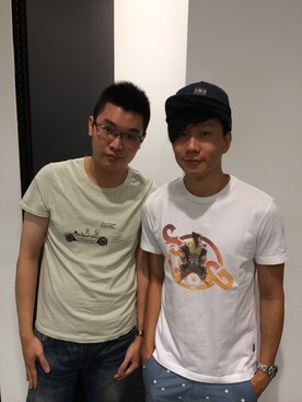 「アイテム（Tシャツ/カットソー、グリーン系）」を使った、小漢さん（メンズ）の夏コーディネート