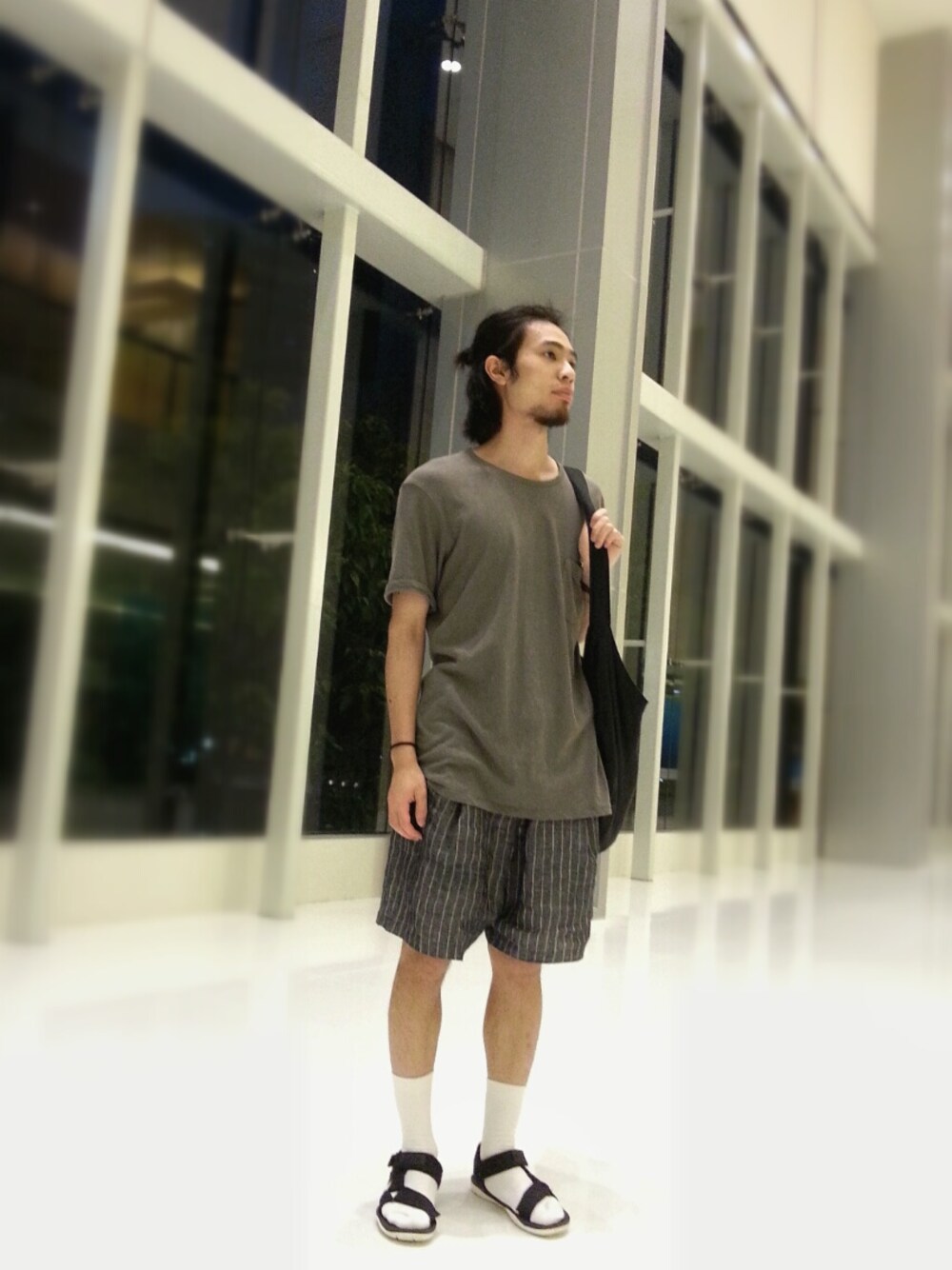 「CAMPER、Hong Kong、teva、initialfashion」｜「CAMPERのSandals（サンダル、ブラック系）」を使った、Felix Leungさん（メンズ・168cm）の夏コーディネートの1枚目の写真