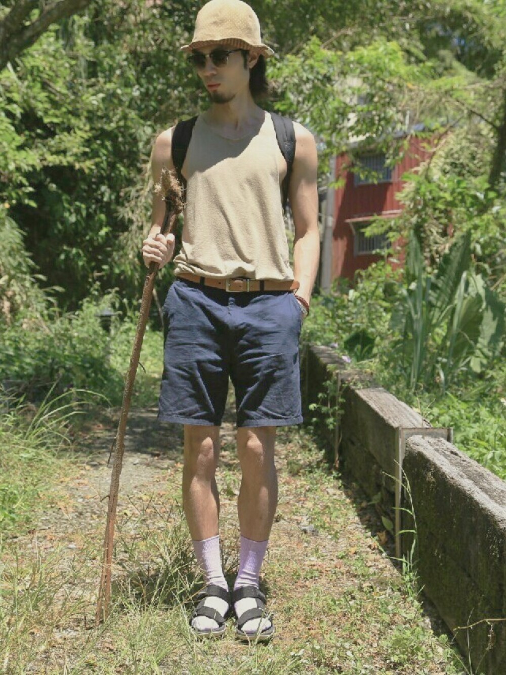 「山登りスタイル、叢林、山系」｜「TOPMANのvest（ベスト、ベージュ系）」を使った、Felix Leungさん（メンズ・170cm）の秋コーディネートの1枚目の写真