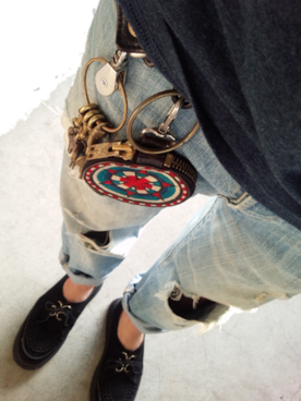 「アイテム（コインケース）」を使った、足さん（メンズ・163cm）の春コーディネート