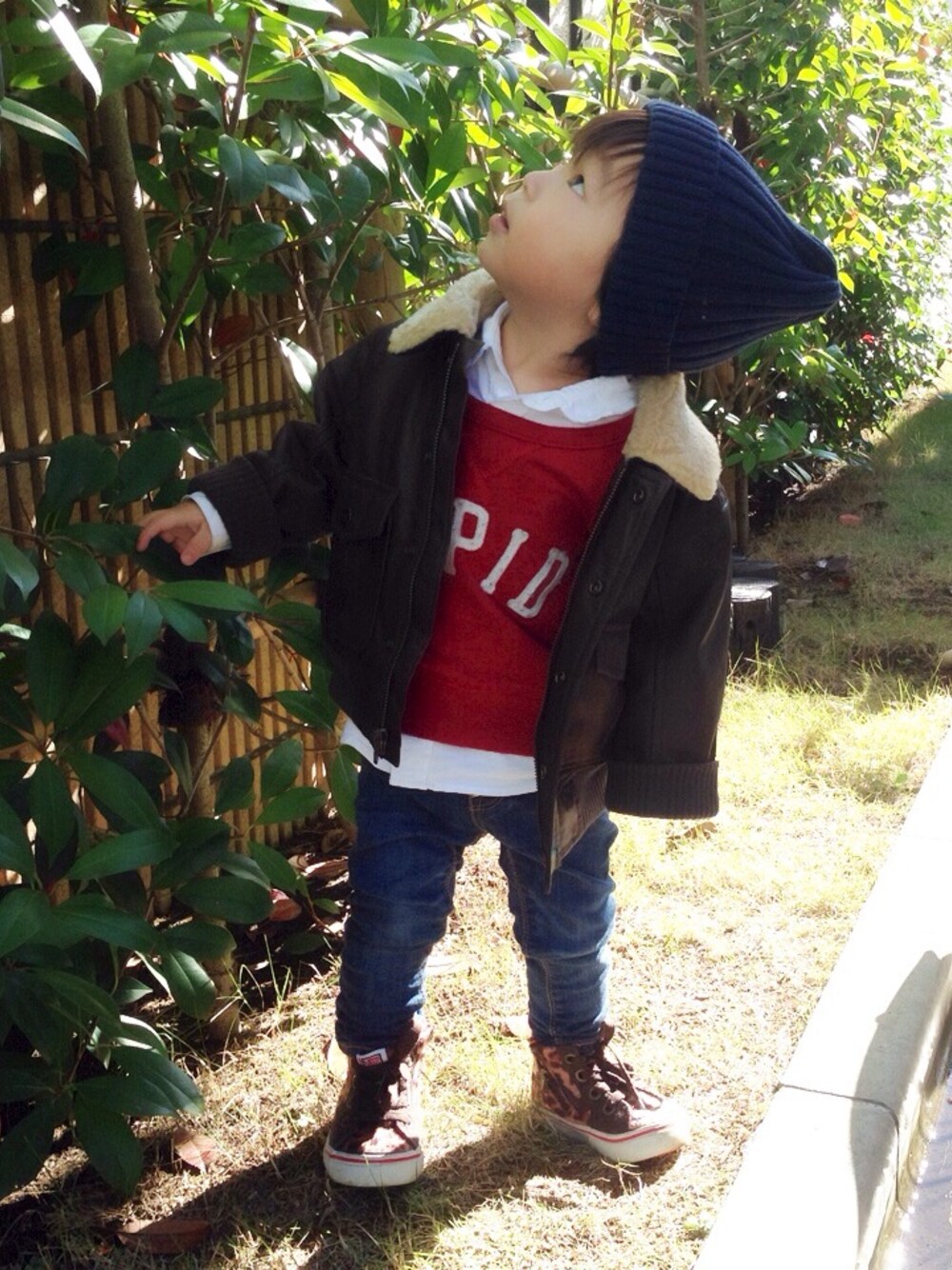 「1歳、90㎝、しまむら、GAPbaby、H&Mキッズ、VANS」｜「GAPのアイテム（ライダースジャケット、ブラウン系）」を使った、Ryさん（キッズ・90cm）の冬コーディネートの1枚目の写真