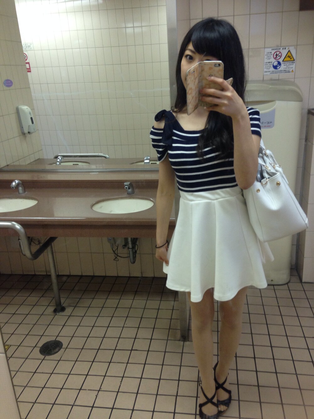 「toccoのオフショルワンピ（ワンピース、ホワイト系）」を使った、sakichapiさん（レディース・159cm）の夏コーディネートの1枚目の写真