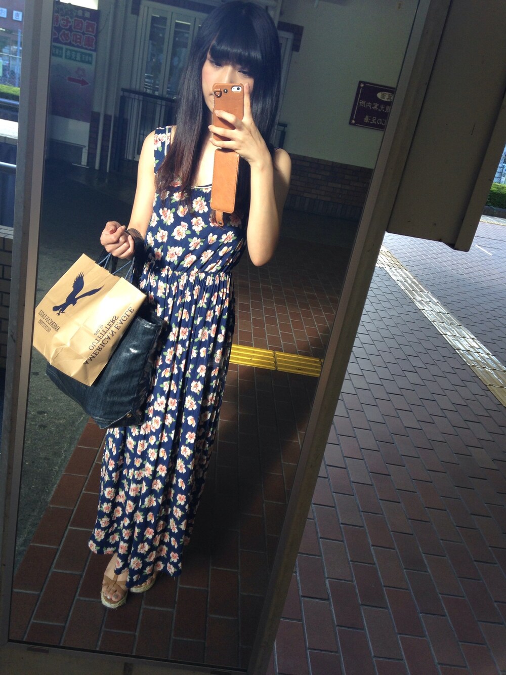 「#花柄、#マキシワンピース」｜「花柄マキシワンピ（ワンピース、ブルー系）」を使った、sakichapiさん（レディース・160cm）の秋コーディネートの1枚目の写真