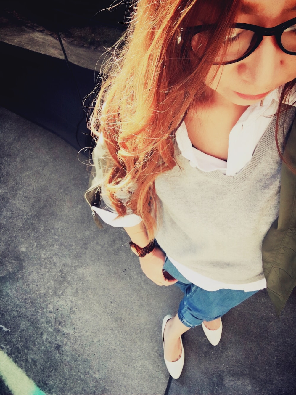 「ジョガーパンツ、UNIQLO、ローリーズファーム(LOWRYS FARM)、MA-1、仕事コーデ、シャツスタイル、ニット、ダテメガネ、ootd、足首LOOK」｜「UNIQLOのアイテム（ニット/セーター、グレー系）」を使った、･･azzu･･さん（レディース・148cm）の春コーディネートの1枚目の写真