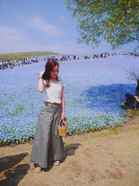 「Drawer（ドゥロワー）のアイテム（パンツ）」を使った、Erisa さん（レディース・156cm）の春コーディネート