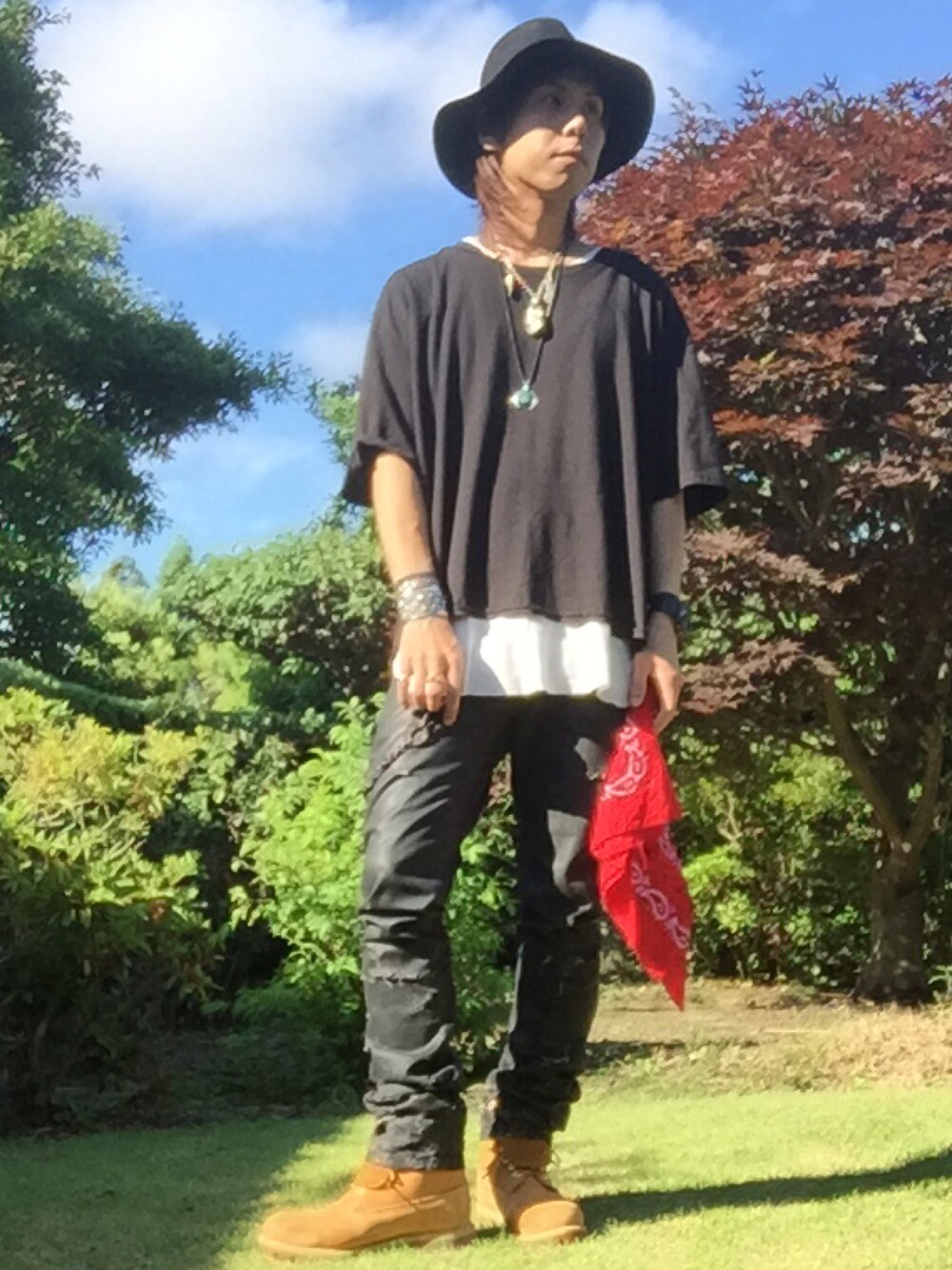 「TAKAHIROMIYASHITATheSoloIst.のアイテム（バングル/リストバンド、シルバー系）」を使った、yskさん（メンズ・176cm）の夏コーディネートの1枚目の写真
