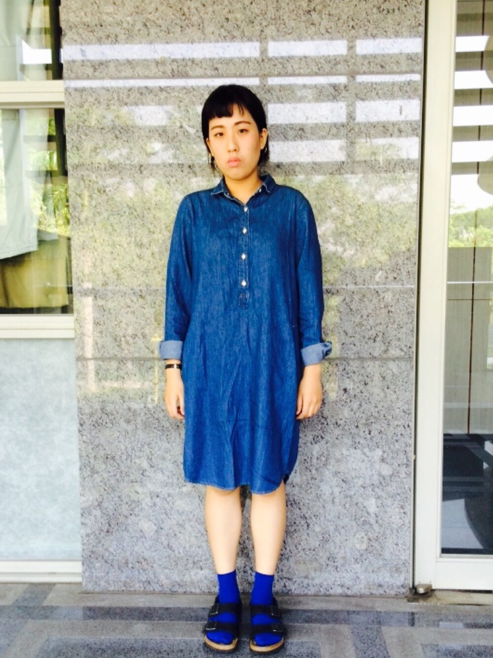 「school、schoolgirl、ootd、outfit、blue、denim、無印良品、birkenstock」｜「MUJI Laboのアイテム（シャツワンピース、ブルー系）」を使った、Luさん（レディース・166cm）の秋コーディネートの1枚目の写真