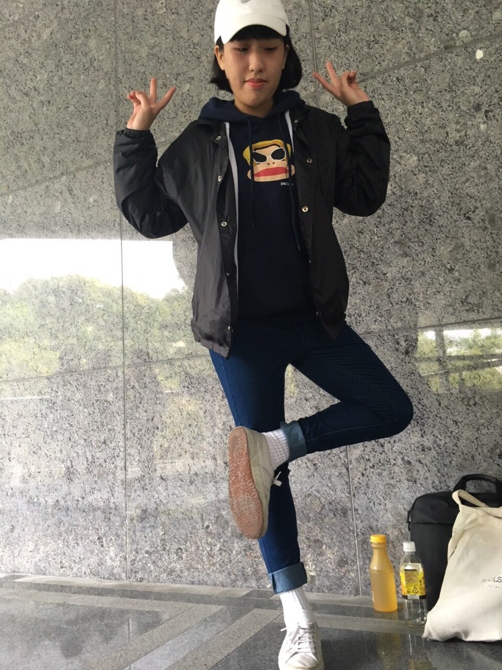 「school、schoolgirl、ootd、outfit、NIKE、SUPERGA、Paul frank」｜「Paul Frankのアイテム（トップス、ブルー系）」を使った、Luさん（レディース・166cm）の冬コーディネートの1枚目の写真