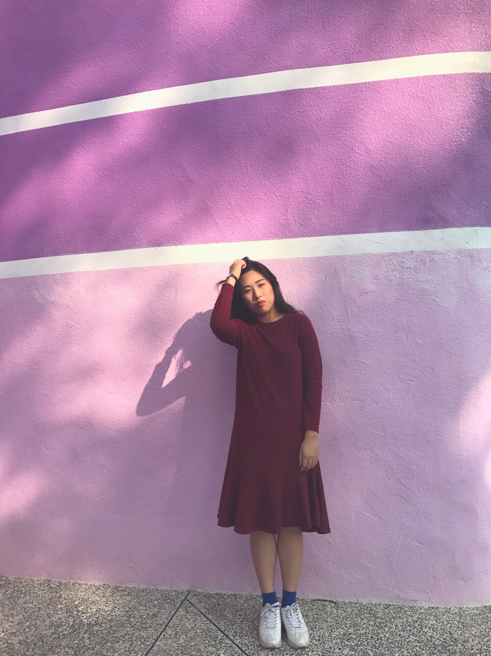 「dress、Åland、PUMA、ootd、outfit、outdoor、girl」｜「Ålandのアイテム（ワンピース、レッド系）」を使った、Luさん（レディース・166cm）の秋コーディネートの1枚目の写真