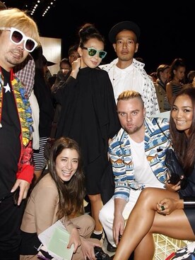 「adidas（アディダス）のアイテム（Tシャツ/カットソー、レッド系）」を使った、masahirooguraさん（メンズ）の秋コーディネート