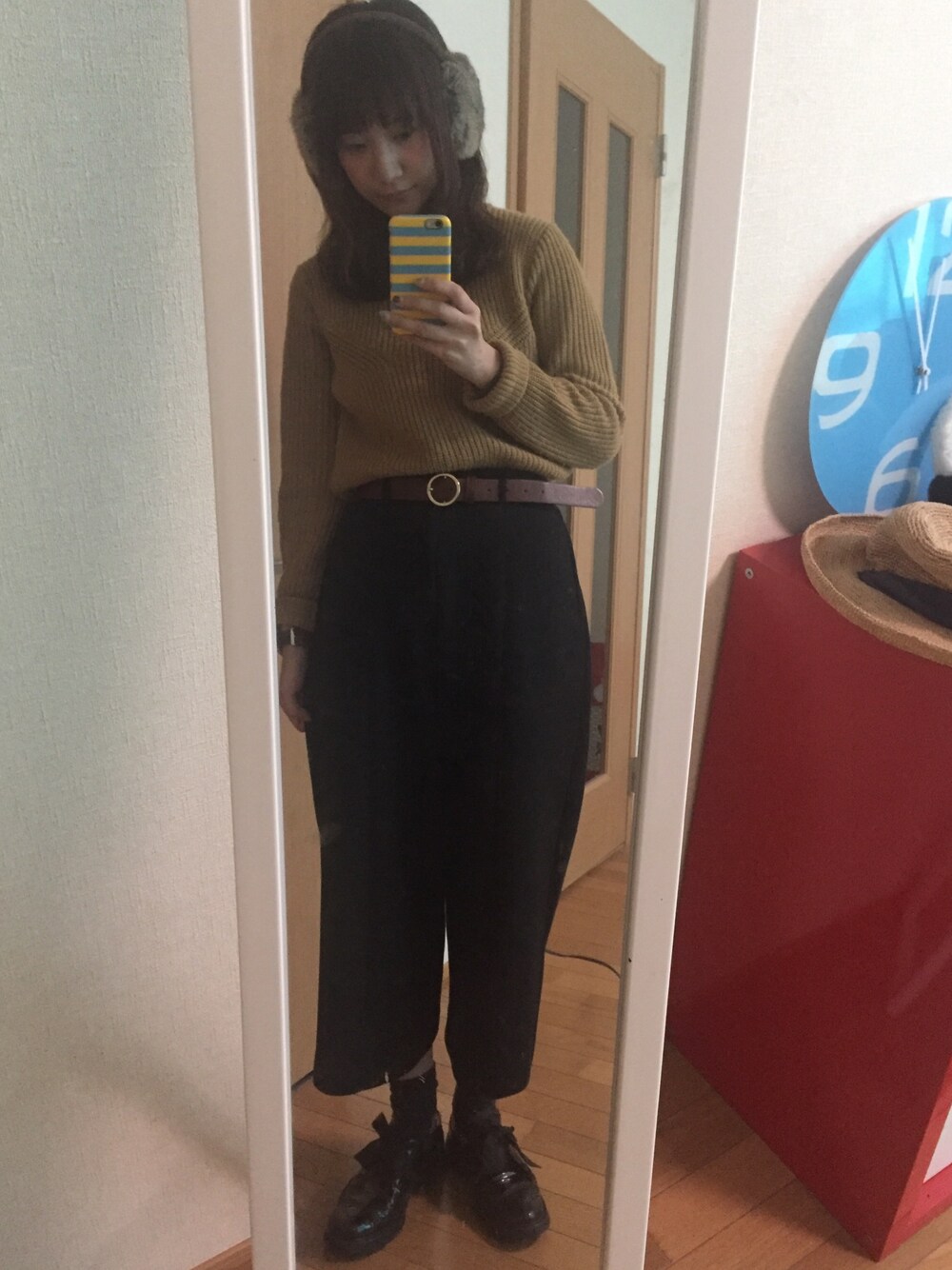 「忘年会、冬服、プラダ」｜「PRADAのアイテム（シューズ、ブラック系）」を使った、ジェシカさん（レディース・165cm）の冬コーディネートの1枚目の写真