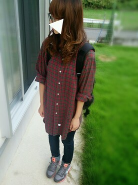 「アイテム（音楽/本・雑誌、レッド系）」を使った、大福。さん（レディース・168cm）の秋コーディネート