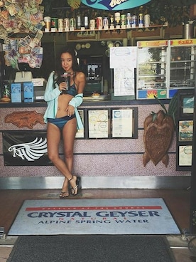 「パーカー」｜「アイテム（ビーチサンダル）」を使った、KIYさん（レディース・158cm）の夏コーディネート