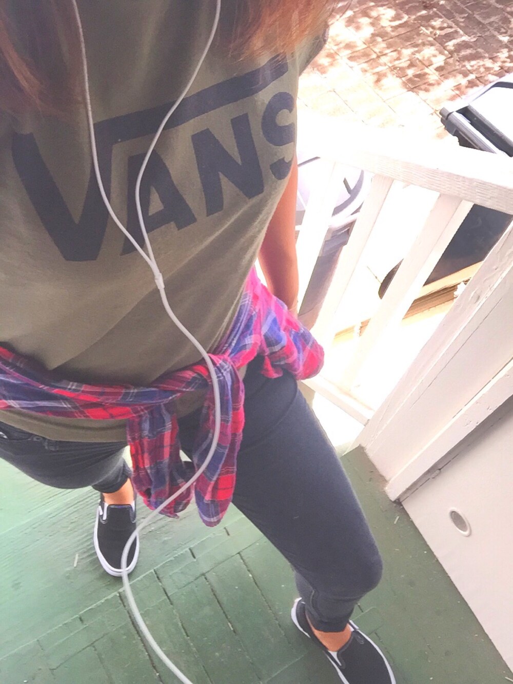 「VANSのアイテム（Tシャツ/カットソー、グリーン系）」を使った、J U L I Aさん（レディース・162cm）の秋コーディネートの1枚目の写真