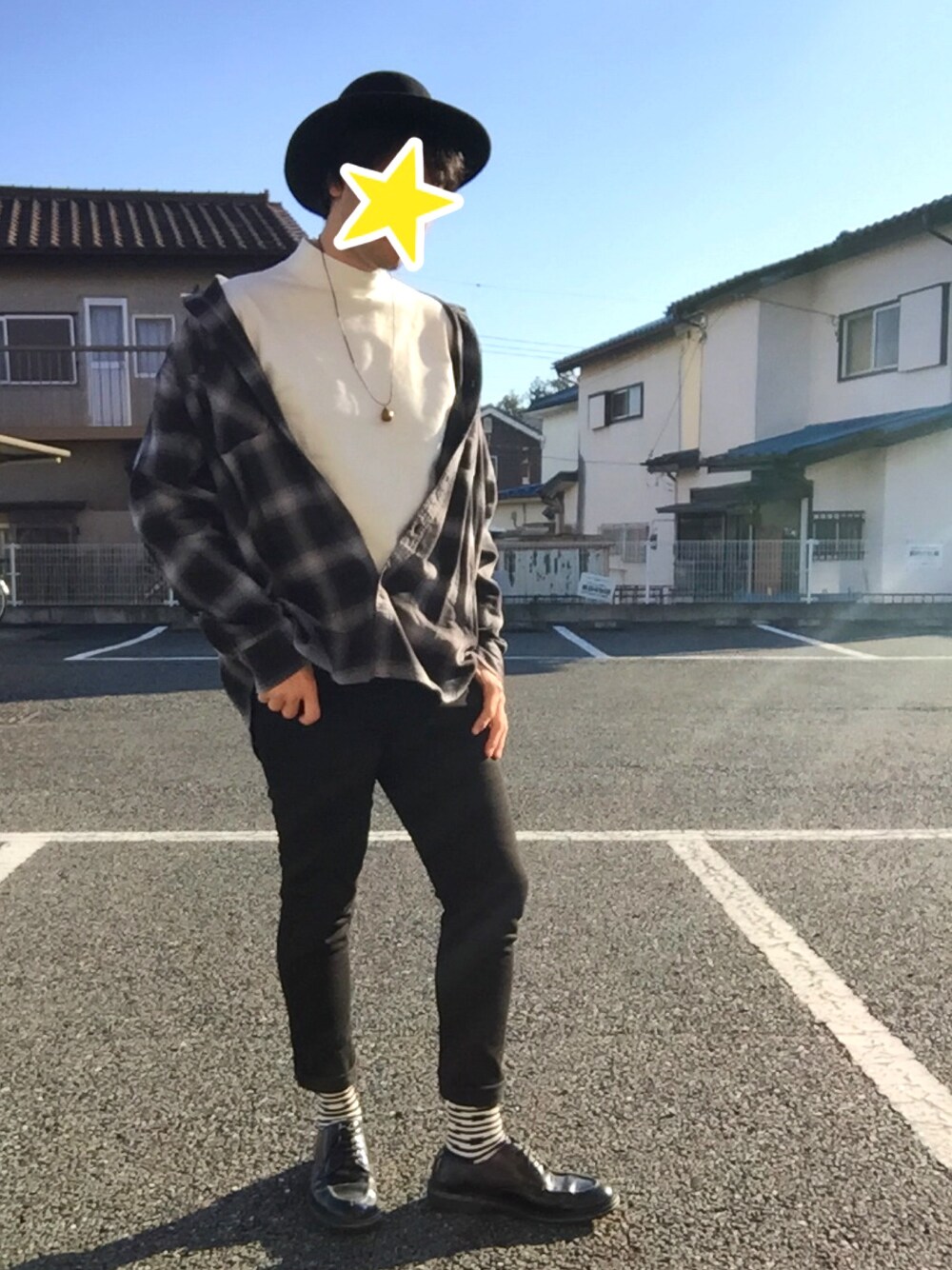 「ジーユー、モノトーン、カジュアル、暑い」｜「UNIQLOのアイテム（シャツ/ブラウス、ブラック系）」を使った、KOYA080さん（メンズ・182cm）の冬コーディネートの1枚目の写真