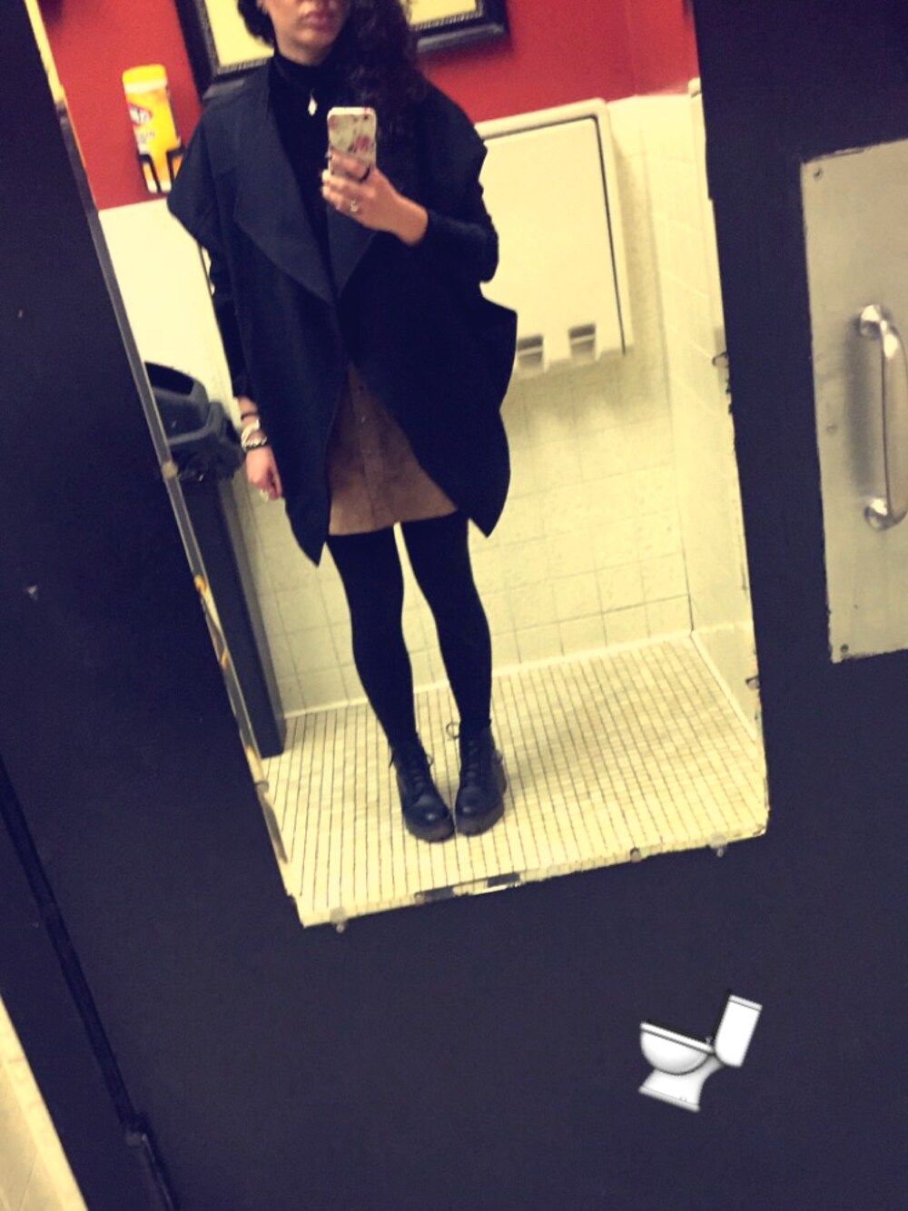 「BAR、winter、WINTER STYLE、ootn、casual」｜「H&Mのアイテム（ブーツ、ブラック系）」を使った、Layさん（レディース・157cm）の夏コーディネートの1枚目の写真