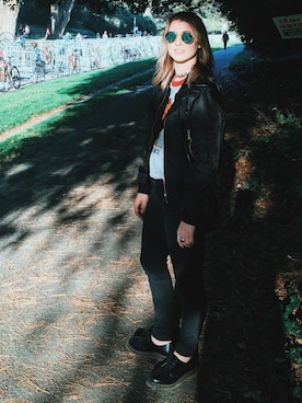 「oversize」｜「アイテム（ナイロンジャケット）」を使った、Rachel Wescheさん（レディース・165cm）の秋コーディネート