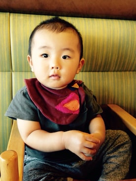 「MARKEY'S（マーキーズ）のアイテム（Tシャツ/カットソー、グレー系）」を使った、LEEさん（キッズ）の秋コーディネート
