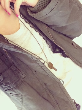 「ZARA（ザラ）のアイテム（Tシャツ/カットソー、グレー系）」を使った、 山崎瑶 さん（レディース・157cm）の冬コーディネート