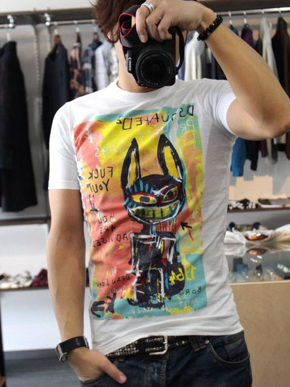 「DSQUARED2、ディースクエアード(Dsquared2)、ディースクエアード、ティーシャツ、Tシャツ、白、白Tシャツ、プリントT、猫、ネコ」｜「DSQUARED2のアイテム（Tシャツ/カットソー、ホワイト系）」を使った、D-sukeさん（メンズ・172cm）の冬コーディネートの1枚目の写真