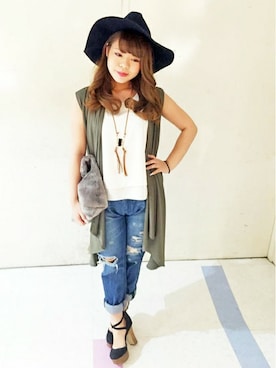 「アイテム（クラッチバッグ、グレー系）」を使った、VENCE EXCHANGE LADIES STAFFさん（レディース・160cm）の秋コーディネート