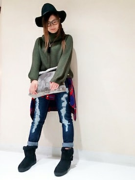 「アイテム（クラッチバッグ、グレー系）」を使った、VENCE EXCHANGE LADIES STAFFさん（レディース・160cm）の秋コーディネート