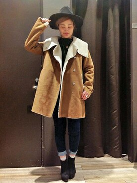 「VENCEEXCHANGE（ヴァンスエクスチェンジ）のアイテム（ムートンコート）」を使った、VENCE EXCHANGE LADIES STAFFさん（レディース・160cm）の冬コーディネート