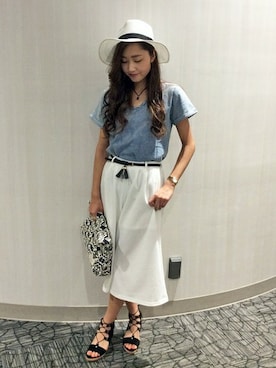 「アイテム（クラッチバッグ）」を使った、VENCE EXCHANGE LADIES STAFFさん（レディース・160cm）の春コーディネート