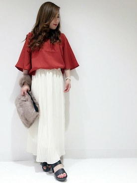 「アイテム（クラッチバッグ、グレー系）」を使った、VENCE EXCHANGE LADIES STAFFさん（レディース・160cm）の夏コーディネート