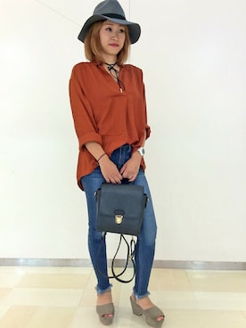 「アイテム（チョーカー）」を使った、VENCE EXCHANGE LADIES STAFFさん（レディース・160cm）の秋コーディネート