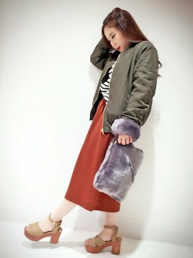 「Vネック」｜「アイテム（MA-1）」を使った、VENCE EXCHANGE LADIES STAFFさん（レディース・160cm）の秋コーディネート