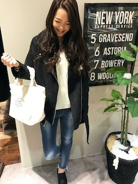 「Vネック」｜「アイテム（ムートンコート）」を使った、VENCE EXCHANGE LADIES STAFFさん（レディース・160cm）の冬コーディネート