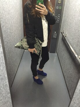 「ブラック×ホワイト」｜「アイテム（ブルゾン）」を使った、satmmmyさん（レディース・162cm）の秋コーディネート