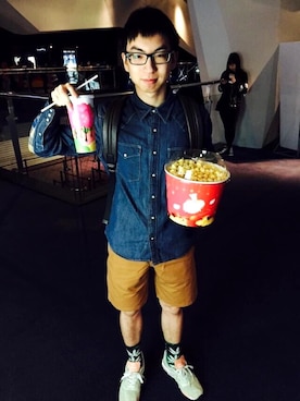 「アイテム（カーゴパンツ、ブラウン系）」を使った、賀宣融さん（メンズ・170cm）の春コーディネート