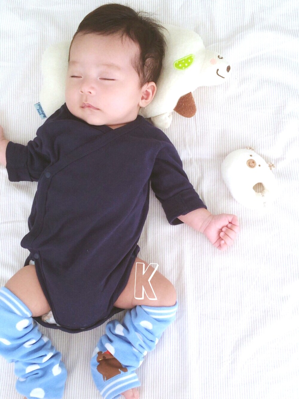 「UNIQLOのBABY クルーネックボディ（アニマル・半袖・2枚組）（その他ベビー用品、ブルー系）」を使った、KIICHI✩さん（キッズ・60cm）の冬コーディネートの1枚目の写真