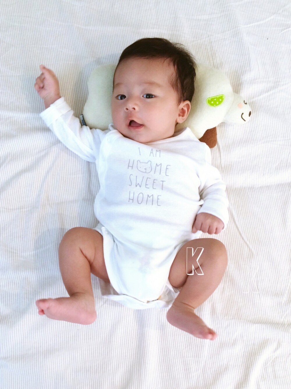「babyGAPのアイテム（ママ＆ベビー、ホワイト系）」を使った、KIICHI✩さん（キッズ・60cm）の冬コーディネートの1枚目の写真