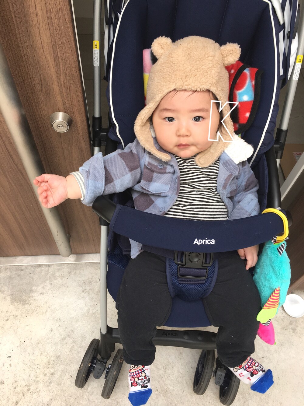 「男の子、お散歩♪」｜「babyGAPのアイテム（ニットキャップ/ビーニー、ベージュ系）」を使った、KIICHI✩さん（キッズ・80cm）の夏コーディネートの1枚目の写真