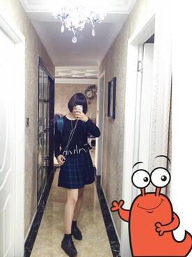 「Calvin Klein Jeansのアイテム（スウェット、ブラック系）」を使った、Amber Shiさん（レディース・165cm）の秋コーディネート