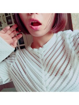 「cyberjellyのアイテム（ニット/セーター、ホワイト系）」を使った、Amber Shiさん（レディース・165cm）の秋コーディネート