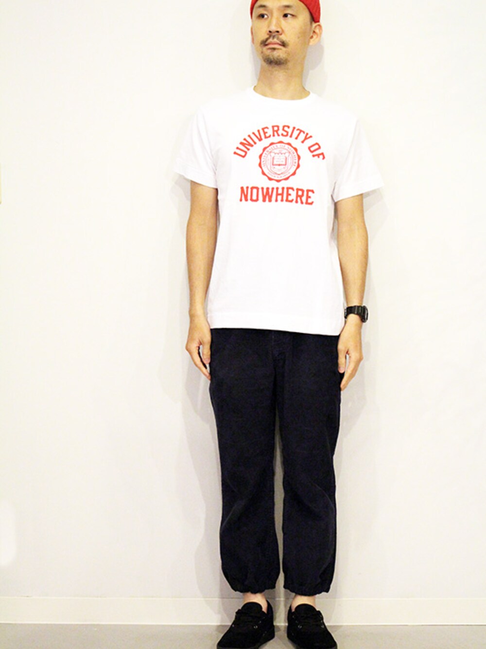 「black、red、黒、赤、白、 コーデュロイ、white、麻、THE UNION、スケートシューズ」｜「E•W cloth (イーダブリュークローズ) " LINEN WATCH CAP " （ニットキャップ/ビーニー、その他）」を使った、STAFFさん（メンズ・178cm）の夏コーディネートの1枚目の写真