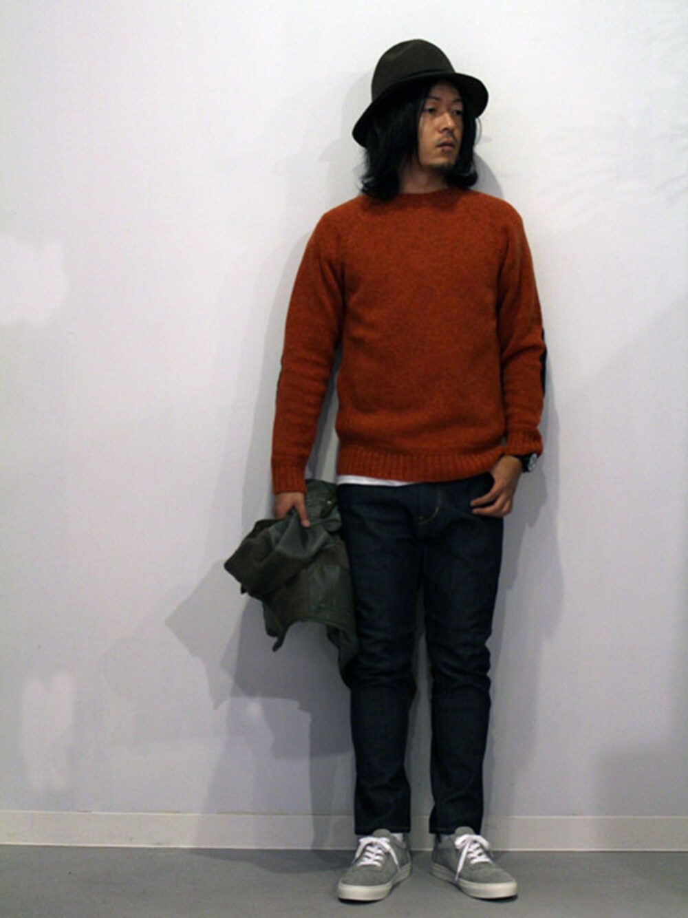 「スニーカー、ニット、ジャケット、デニム、ミリタリー、秋のコーデ、ハット、リメイク、hat、秋コーデ」｜「” ROOSEVELT ” HAT（ハット、その他）」を使った、STAFFさん（メンズ・170cm）の秋コーディネートの1枚目の写真