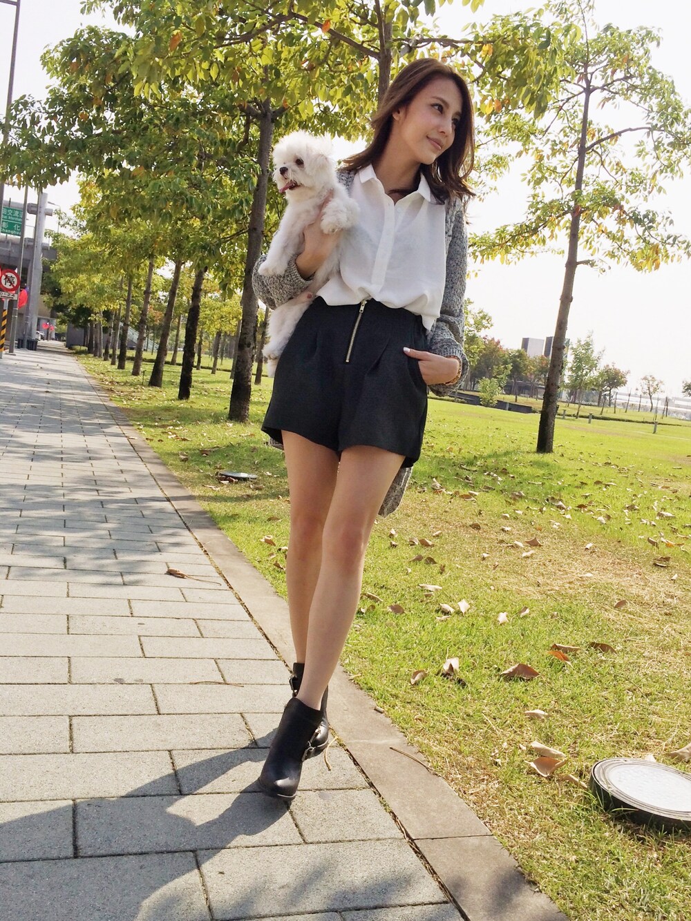 「休閒」｜「styleOのアイテム（シャツ/ブラウス、ホワイト系）」を使った、小白Janetさん（レディース・158cm）の秋コーディネートの1枚目の写真