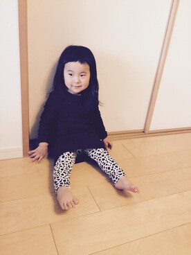 「UNIQLO（ユニクロ）のアイテム（ワンピース、ブラック系）」を使った、sheeeenaさん（キッズ・100cm）の冬コーディネート