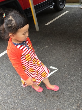 「GOTHAM（ゴッサム）のアイテム（ワンピース、レッド系）」を使った、sheeeenaさん（キッズ・100cm）の夏コーディネート