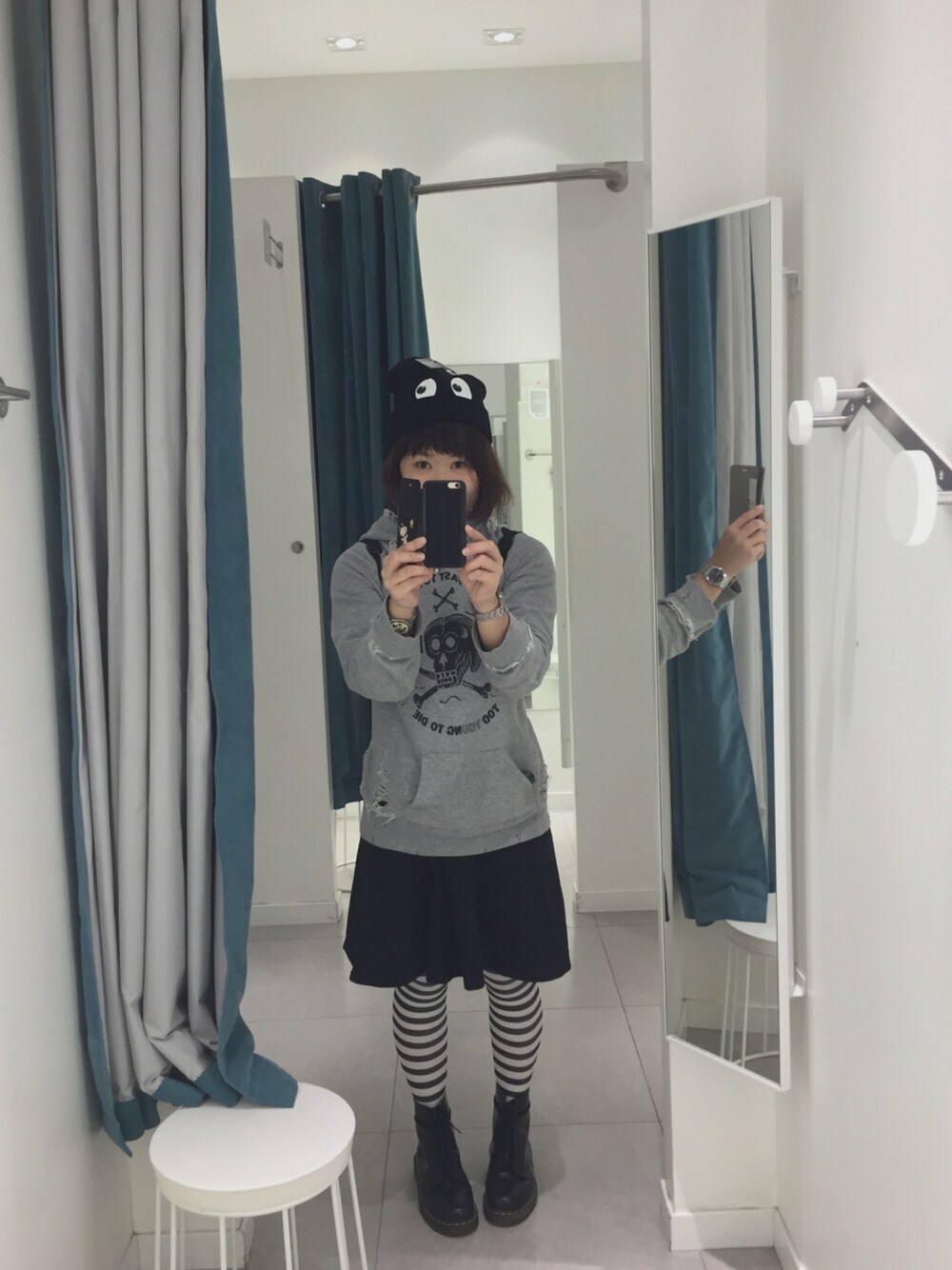 「H&Mのアイテム（ニットキャップ/ビーニー、ブラック系）」を使った、Yoshiko さん（レディース・161cm）の秋コーディネートの1枚目の写真